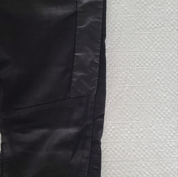 ✨️Any 3 for $15✨️ Buffalo Men's Large Black Joggers - Picture 3 of 12